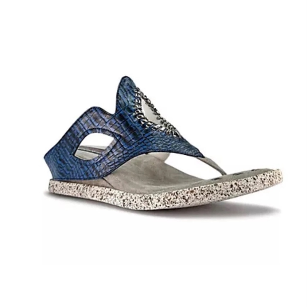 Modzori Lirah Reversible Wedge Sandal Shoes Flip Flop Blue or White SZ 9 Coastal